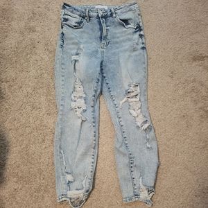 Risen distressed jeans